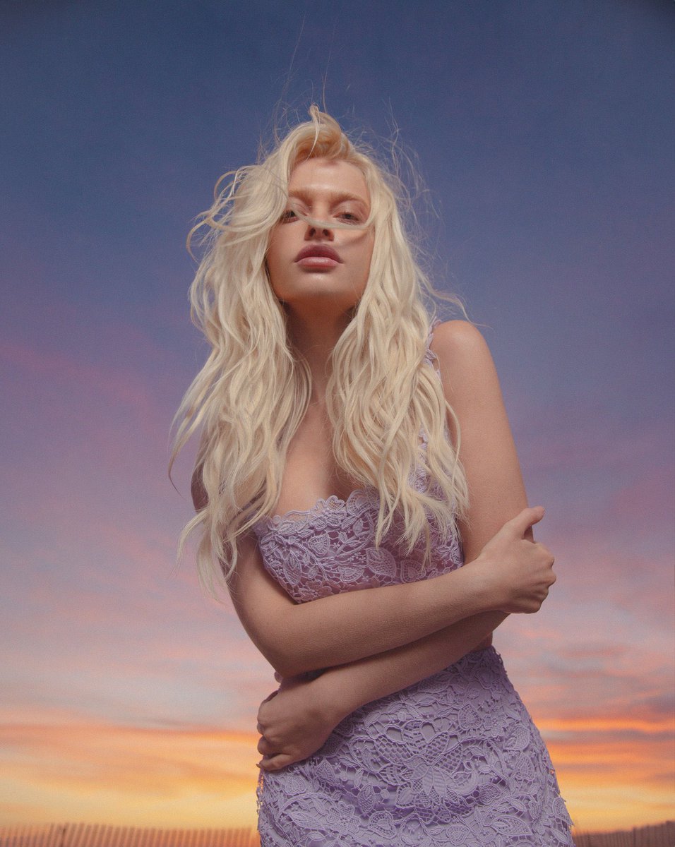 AliceChaterHQ's tweet photo. 📸 @AliChater is featured in the new @rollacoaster Spring/Summer Edition 2024! Alice caught up with Sofia Ferreira in the issue. 🤍🩵💜 #AliceChater #RollaCoaster https://t.co/sv6Wn52YJR
