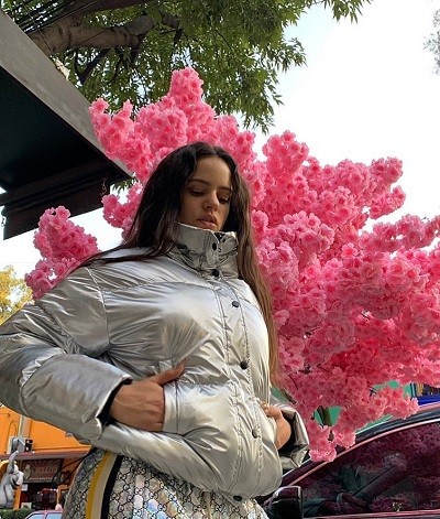 sovlshine's tweet photo. O sea que la siguiente session de @bizarrap va a ser con La Rosalía 🌸👀 https://t.co/zas9XWDtVz