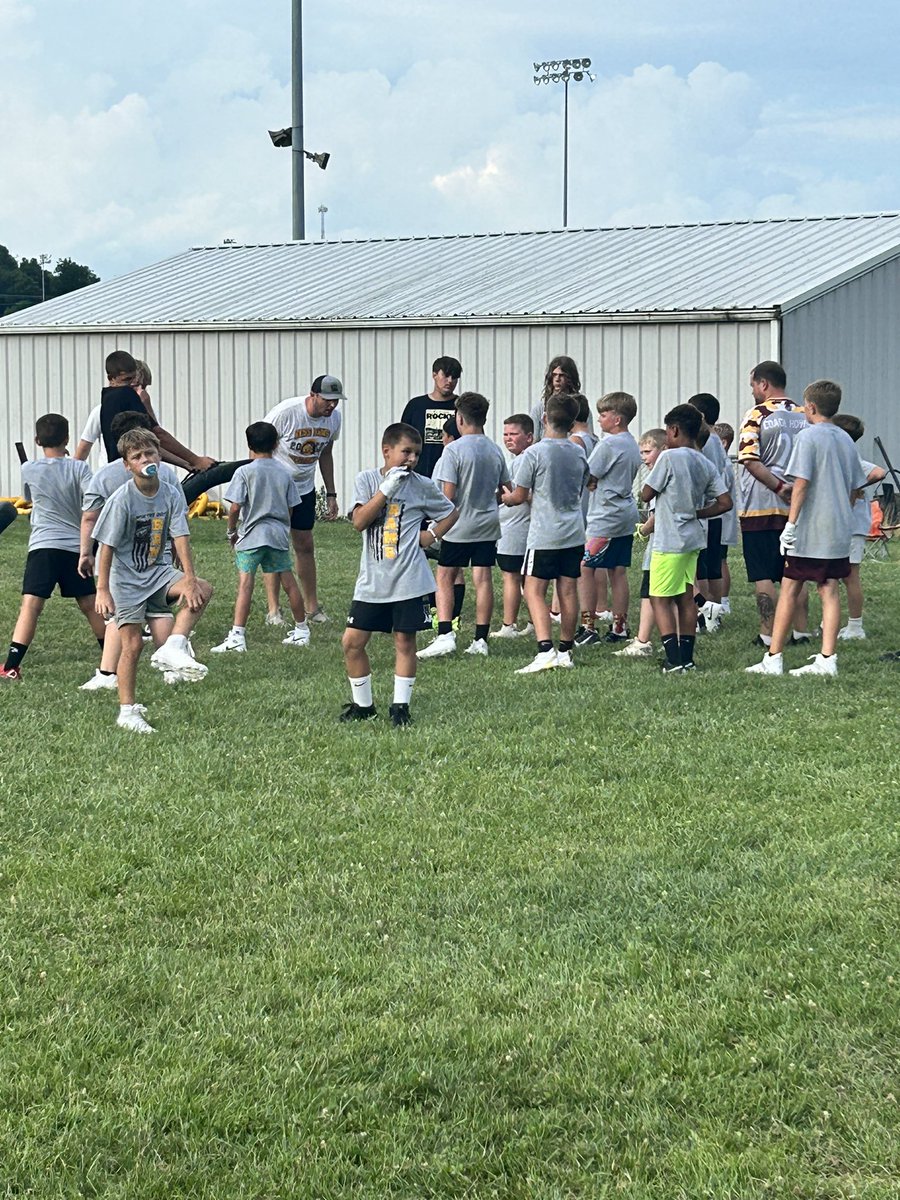 WinTheDay_RRFB's tweet photo. That’s a wrap on @RamsYouthFTBL camp 2024! We ended tonight with our fastest campers (Deklin Bush &amp; Collin Flannery). Then some good grub provided by our youth coaches. Can’t wait to watch these young Rams in the fall! WIN THE DAY! https://t.co/NkMBdDs3EL