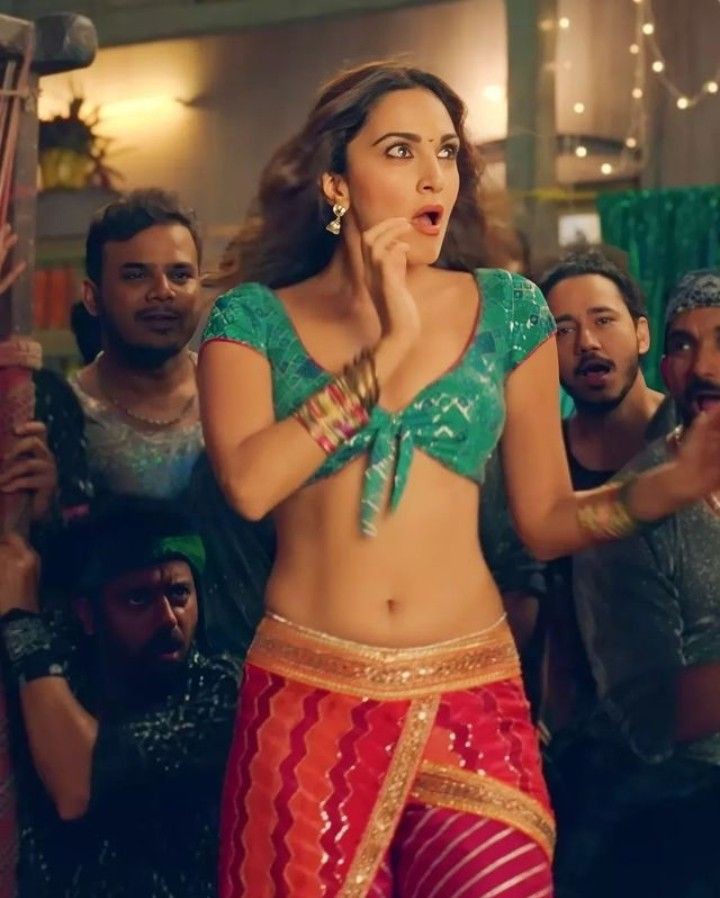 GSvMJYwWYAA0HGx?format=jpg&name=900x900