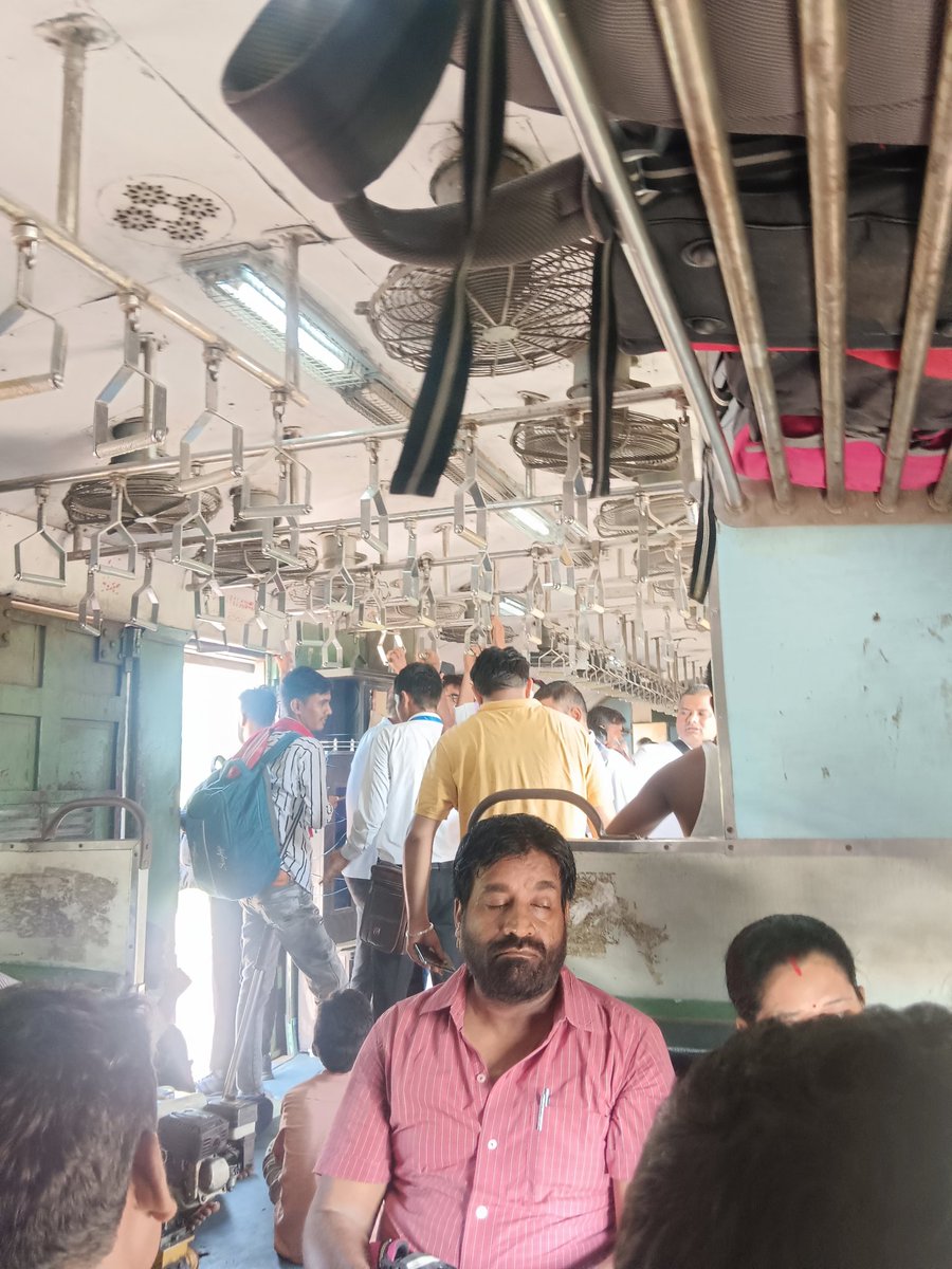 Salauddinllb086's tweet photo. #trainhelp
मान.. @RailwaySeva व @drmdnr जी मुझे अशंका हैं कि Train No- 15215 में लगभग अवैध 15 फर्जी टिटियों द्वारा जांच की जा रही हैं, स्पष्ट करें.
@PMOIndia
@AshwiniVaishnaw
@drmsee1
@gadbihar
@Spjdivn
@Srdomspj
@EasternRailway
@ECRlyHJP
@RailMinIndia
@ECRlyHJP
@RPF_INDIA
@ANI https://t.co/grBP6XM1Pp