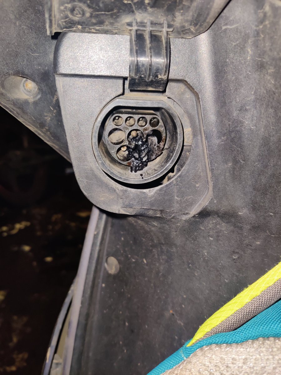 ShaikhT93229619's tweet photo. Due to malfunction of ather grid my charger connector has been burnt my vehicle warranty is expired I want free replacement for the connector. My vehicle is at Andheri service centre from 3 days. I have raised a ticket on ather app my issue has not been resolved.@atherenergy https://t.co/8EgzWXF8Dr