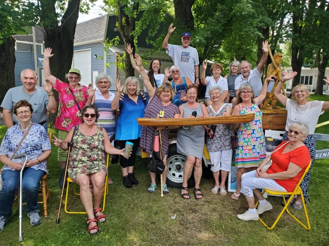 Columbo1806's tweet photo. Notre immense merci à l'organisme Aux Bonheurs des Aînés Lanaudière pour avoir organisé une visite enrichissante à la Maison des Cageux. 

Nous avons adoré partager ces moments d'aventure avec vous. Vivement la prochaine fois ! 🌟

#Cageux #radeau #histoiremaritime #étéfou https://t.co/nDUOlNbxug