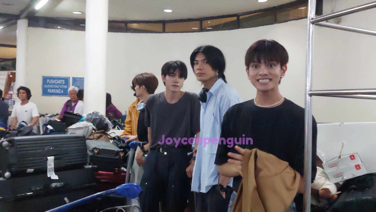 newdaysphils's tweet photo. @official_newID's flight arrived last night at 10:45pm, NAIA Terminal. Team Airport got a chance na makalapit and took pictures.

Thank you so much sa lahat ng sumalubong sa New:ID! Welcome back boys! Excited na kami sa debut nyo!

#New_ID #뉴이드 #L #엘 https://t.co/Bi0QQCACzP