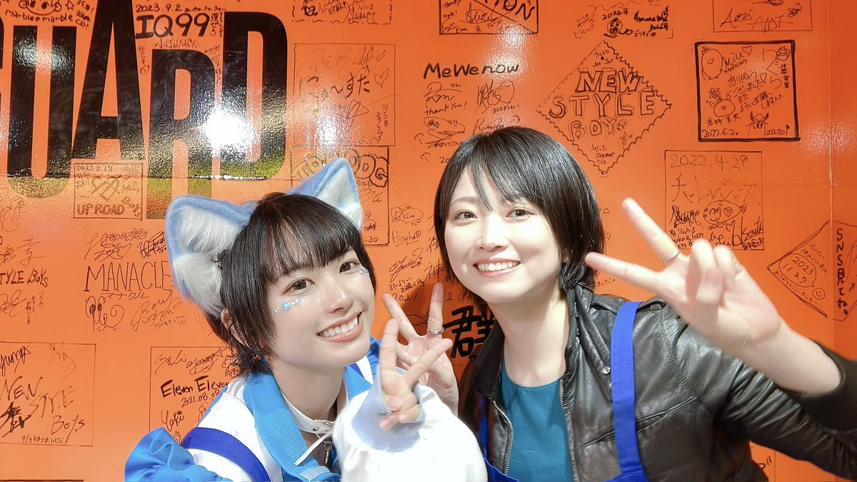 ayano_takeoka97's tweet photo. 俺たちのVILLAGEVANGUARDルミネエスト新宿店がいよいよ来週7月24日に閉店しちゃうぜ…

閉店セールで50％オフされてたよ！
(私来店時一部対象外ありでした👏)
パラッパラッパーのコインケース他GET！

おや睡民の皆さまにとっても思い出の場所だよね🦈
お時間ある方はぜひ行ってね🥳

入り口ポップ😭! https://t.co/Y5Et31RH5l