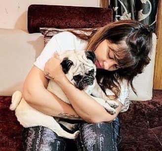 anamikamber's tweet photo. बता देता है साहब ये वक़्त का दरपन 
किस द से दोस्त है किस द से दुश्मन 
#anamikamberpoem https://t.co/VTA37CCV9y