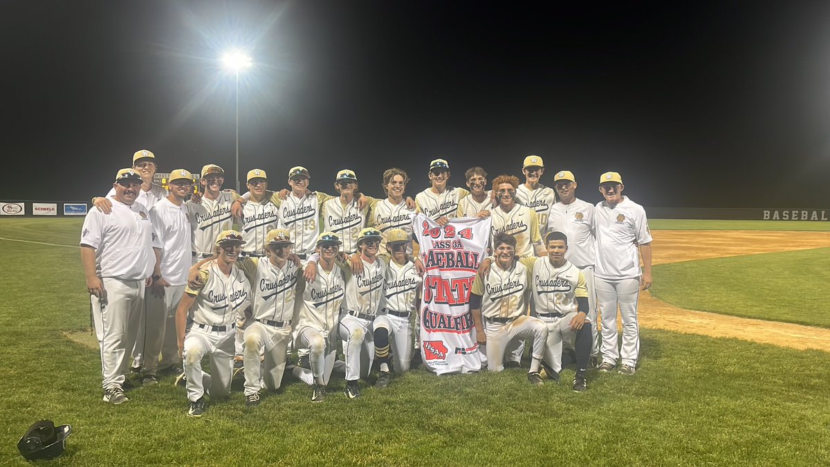 ShanksLogan's tweet photo. Your Class 3A Substate 1 champions, Bishop Heelan Crusaders. 

Next stop, Cedar Rapids. 

#iahsbsb https://t.co/DqTyRn3XIQ
