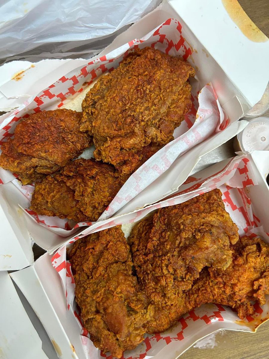 MalaysianFoods's tweet photo. Say No to KFC dengan Mcd!! 

Dengan ini, hotbird katanya dinobatkan ayam paling sedap. Yang pernah try tu tau lah rasa dia macam mana, memang 10/10 Dia punya juicy memang extreme habis, rangup pedas2 dia perfect,. tengok gambar pun dah terliur

📌 Hot Bird, Petaling Jaya https://t.co/GRslYpv2tU