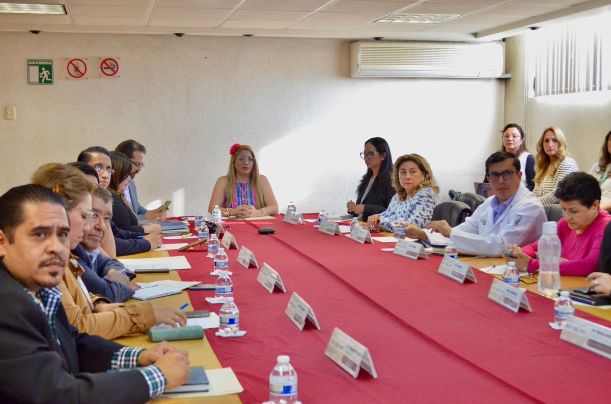 SaludEdomex's tweet photo. La prevención de Infecciones Asociadas a la Atención a la Salud (IAAS) requiere un esfuerzo coordinado a nivel sectorial, motivo por el cual se reunió el Comando Estatal Interinstitucional del Sector Salud #CEISS, acordando se iniciará visitas a unidades hospitalarias. https://t.co/uqihJvXGE5