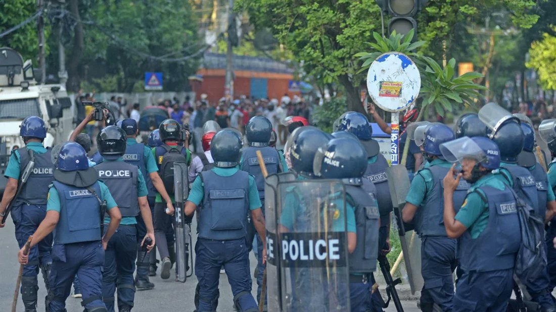 যেকোনো অবস্থায় কোটা আন্দোলন নিয়ন্ত্রণে আনতে চায় সরকার
#Save_Bangladeshi_students 
#StudentsUnderAttack 
#StudentProtests 
#SaveBangladeshiStudents 
#Save 
#studentsareunderattack 
#কোটা_আন্দোলন_২০২৪ 
#কোটা_আন্দোলন২০২৪ 
#কোটা_সংস্কার 
#কোটা_সংস্কার_চাই