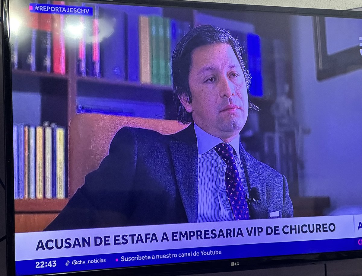 missmartineza's tweet photo. Quedé impresionada con el reportaje de #chilevision con respecto a la mujer que llaman “La estafadora de chicureo” Daniela Lafoy y su novio pedante el Abogado Guillermo Troncoso. Porque eligen el mal camino, dañando a tanta gente .. 😤👎🏻 #horrible #daño #estafa https://t.co/uBMbyFrRDz