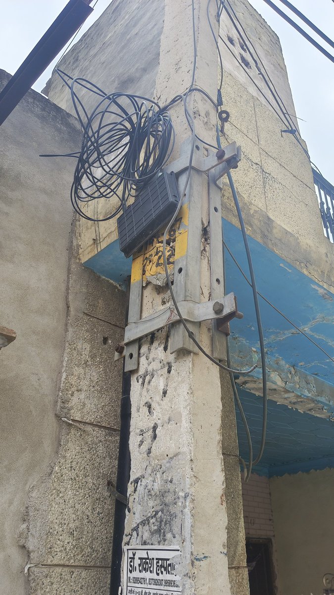 Devenderskhatri's tweet photo. @tatapower_ddl @LtGovDelhi @ArvindKejriwal @AtishiAAP Broken Electricity poll after serval complaints on different platforms no action has been taken by the concerned authorities. (Near Matke Wali kohti in front of Chaidai wali Gali Mamurpur Narela Delhi 40) https://t.co/LhnLMVtetC
