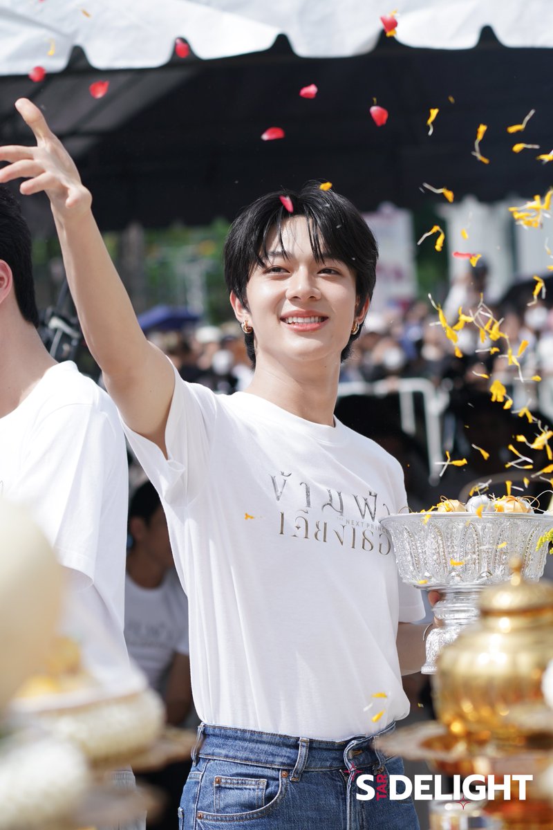 StarDelight_ent's tweet photo. “นุนิว” ในงานบวงสรวงซีรีส์ "ข้ามฟ้าเคียงเธอ"  The Next Prince Series

#บวงสรวงข้ามฟ้าเคียงเธอ 
#ข้ามฟ้าเคียงเธอSeries #TheNextPrince
#Nunew #ZeeNuNew https://t.co/Wr6sg72PUb