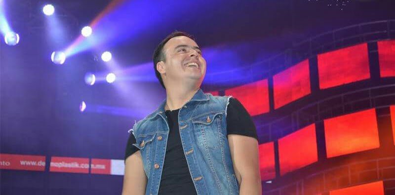 OirAmorMty1's tweet photo. Hoy queremos desearle feliz cumpleaños a @Raul_Roma, que sean muchos años más y que DTB 🎉🥳🎂 
#HBDRaulRoma 🫶🏽🎁 https://t.co/z7606LynQ0