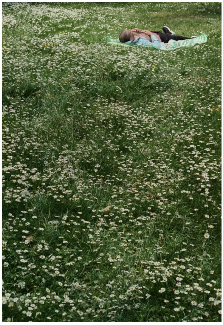 kbarley66's tweet image. I have three photos in the latest @hellbendermag :)
"flag" + "daydreaming" + "rays"
the first taken in nyc almost exactly a year ago, perhaps more relevant today