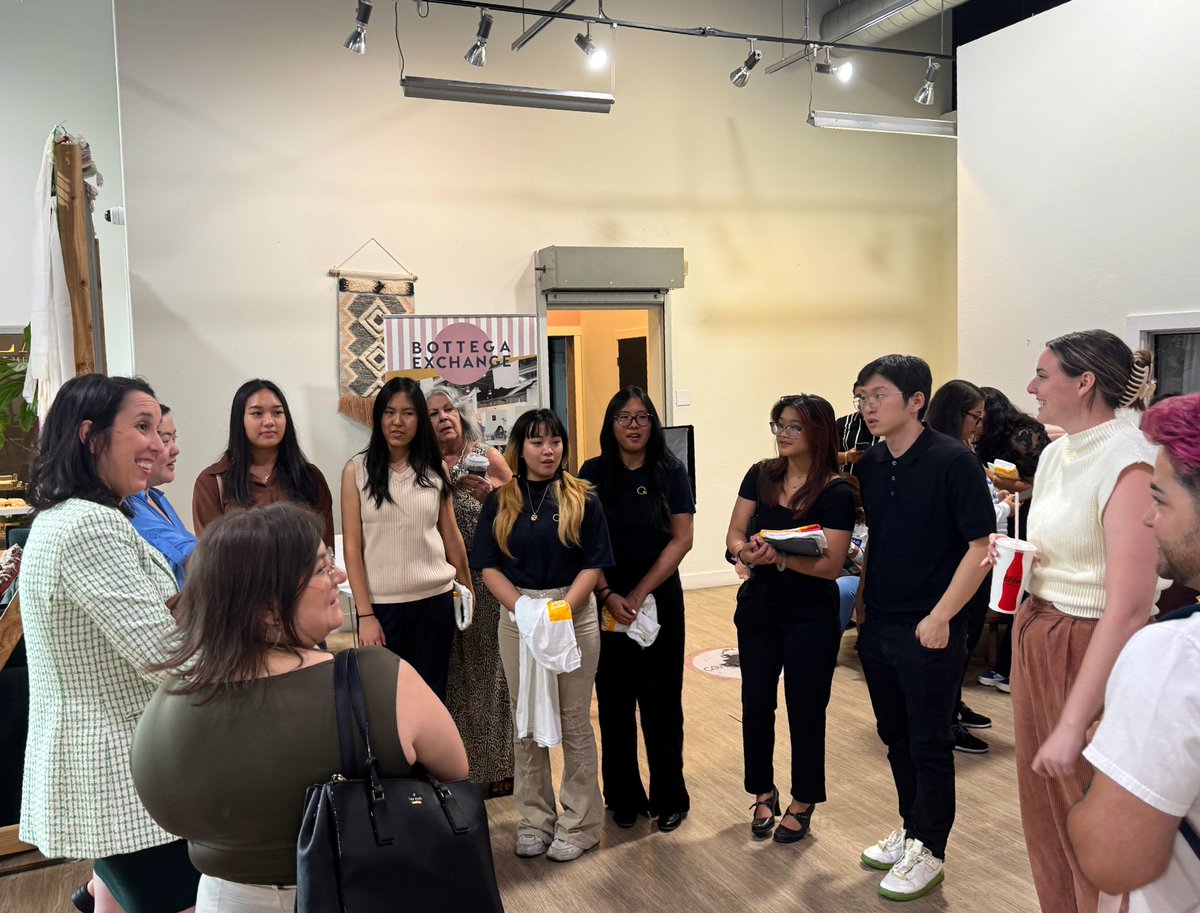 OneAPIANevada's tweet photo. Today, our AANHPI youth fellows took part in supporting the movement to enshrine reproductive rights in our state constitution! 

Thanks to @NV4ReproFreedom and @gretchenwhitmer for inspiring the next generation to be agents of change 💪✨

#ReproFreedom #YouthPower #OANyouth2024 https://t.co/vC0Bp6qHOv