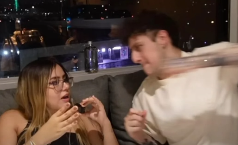 Pelicanger_OOC's tweet photo. Es esto real??? Un hombre misógino Y machista golpeando a una inocente mujer??? hasta dónde hemos llegado? se están perdiendo los valores, cómo rayos un hombre le va a pegar a una mujer sin tan siquiera usar guantes de boxeo 🥵🥵 https://t.co/ytCoN5FVrT