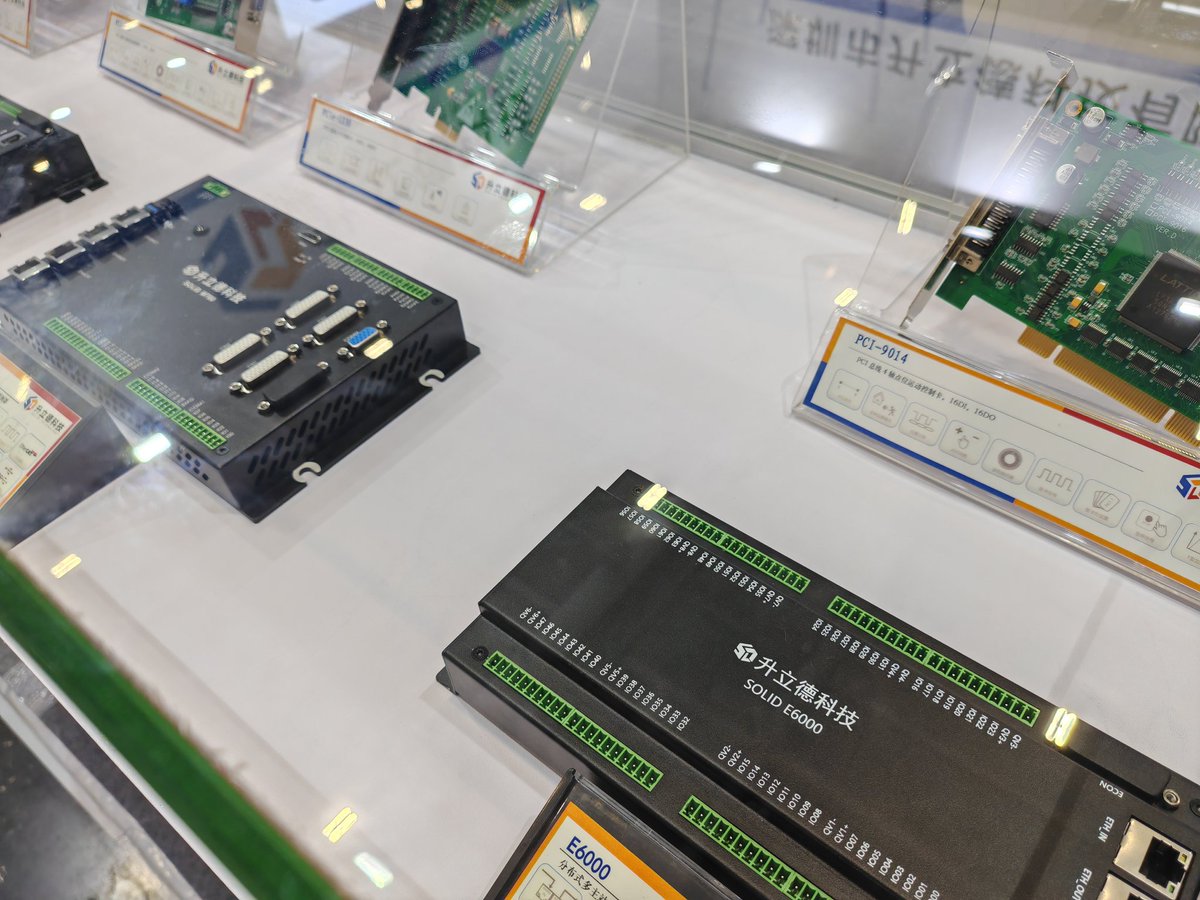 tks's tweet photo. #EeIE
SOLID TECHNOLOGY 
EtherCATと、独自っぽい視覚化ソフト

中国、PLC以外の製造管理ソフト多そうだなあ https://t.co/eHw2juEwsJ