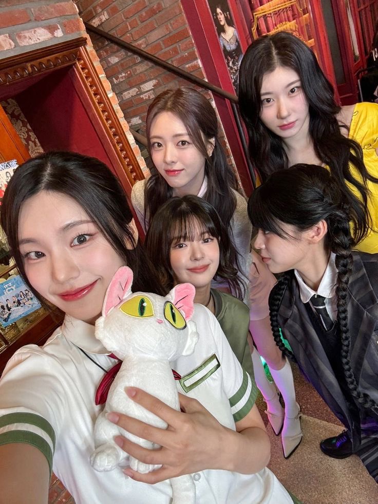 I think I’ll forever love ITZY, like I’m not as active as a midzy as I used to be due to my own personal circumstances. But I’ll always love them and always be rooting for them. Really wanna see them win and be happy and healthy. Like they mean the world to me, love them💕💕💕