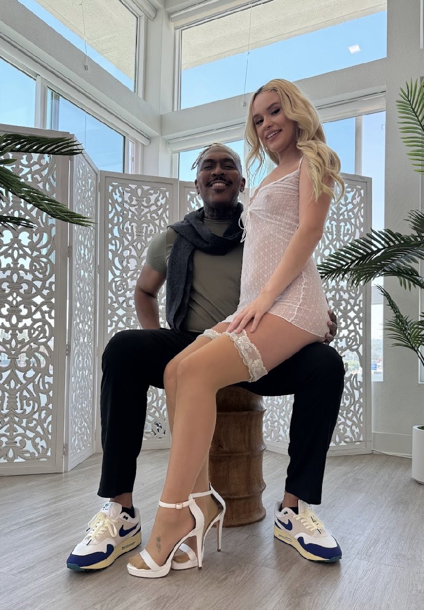 Sittin’ pretty 😍 before I took his 🍆 in my 🍑 PRESALE ON NOW https://t.co/PVTRbyPevf https://t.co/yKf8KG1Cii