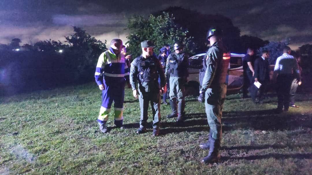 Se produjo explosión e incendio  en tubería de gas Edo Anzoategui Carretera vieja Cantaura Anaco. En Coordinación perfecta con el MPPRIJP <a href="/CeballosIchaso1/">@FuerzaDinamica Remigio Ceballos Ichaso</a>   se inició la Investigación inicial, todo indica que el hecho se produce por sabotaje e incursión de terceros. PNB, GNB,