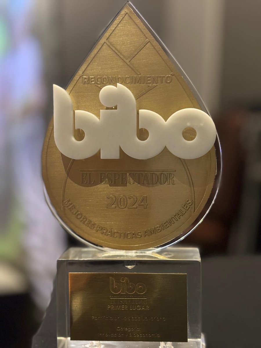 SusanaFiorenti4's tweet photo. Nos sentimos honrados por el premio #bibo para @dreembio. Gracias a nuestros financiadores en 20 años de trabajo @MincienciasCo @Regalias_gov @GGGICol, @BIOINTROPIC, @BancoMundialLAC @UniJaveriana y a @ONUDIColombia por trabajar en la calidad de los #fitomedicamentos https://t.co/21pjp38K6Y