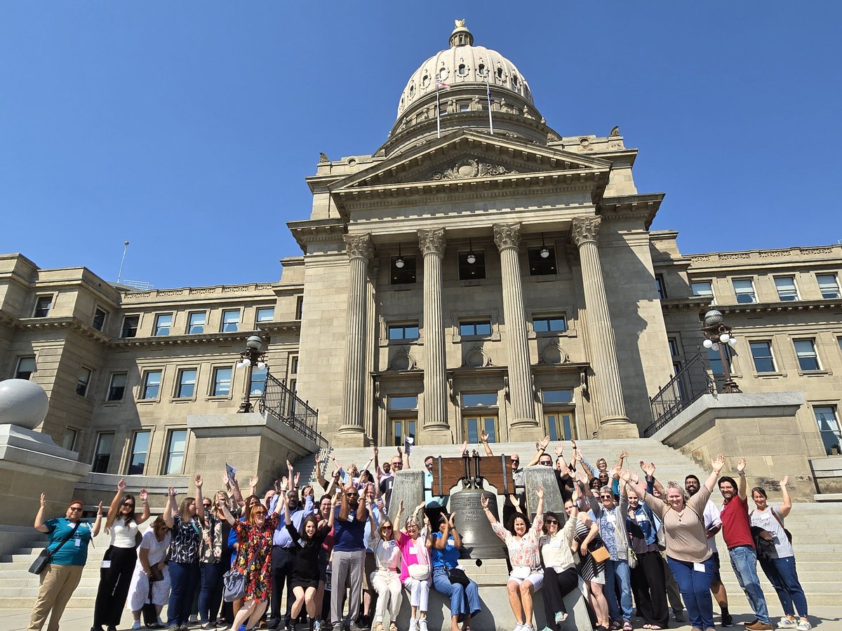 What. A. Day. &lt;&lt;6&gt;&gt;
PLUS an amazing tour of the beautiful Idaho Capitol by the @idsecofstate &amp; staff.
"V" for VOTE!