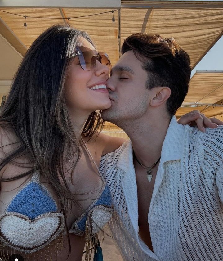 mbenoistw's tweet photo. Acredite, é raridade.
Te amo eternamente minha Jade. 💖 https://t.co/hpZLB4eAXh