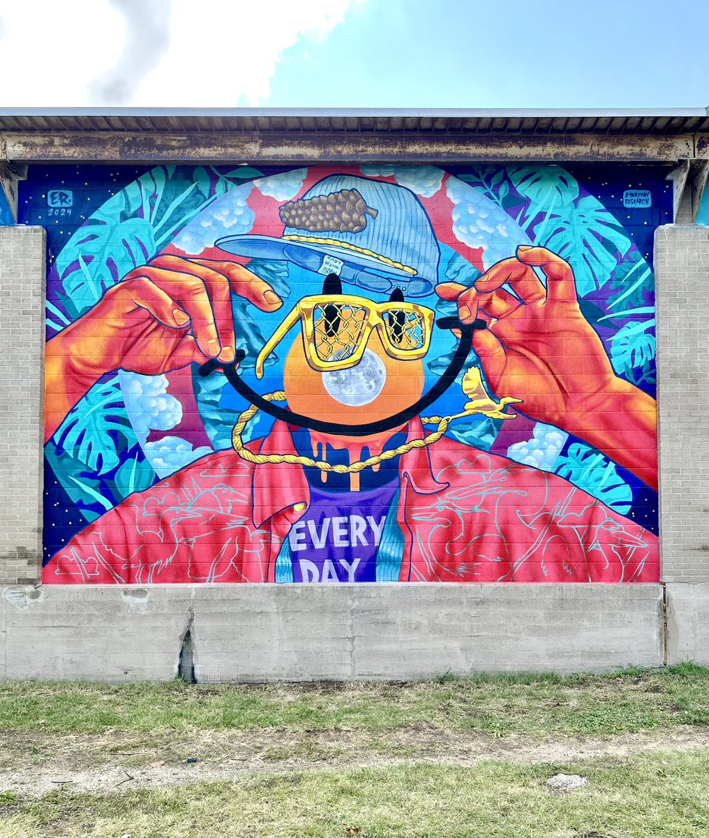 My piece from Mural Mania in South Bend, Indiana. 
•
#mural #art #streetart #austinartist #everydayresearch #graffiti #spraypaint