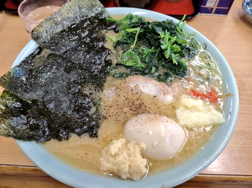EO8o7e8IkWvbdNF's tweet photo. #千葉家　#ラーメン中盛　#ほうれん草　#たまご　#千葉
昼食です https://t.co/FEEYHTsf9H