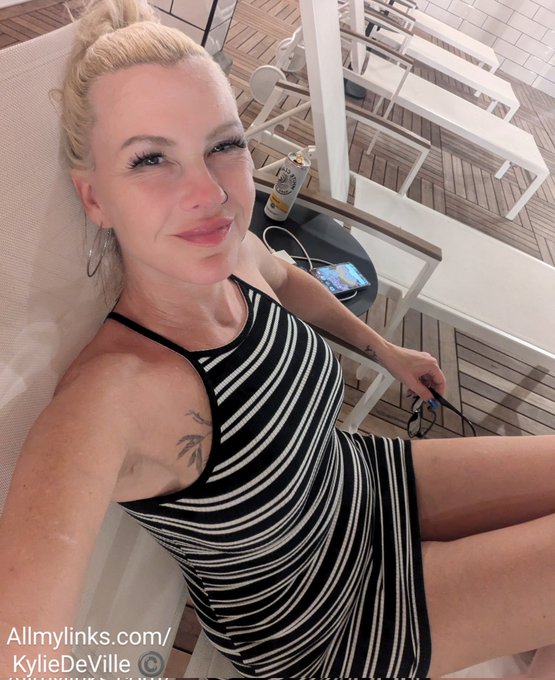 Guess how old I'm turning next week?! 😜  (This was last week in Tennessee) https://t.co/4DDkrlOsvc<a href="/tag/southerncharms"class="tags"><span>#southerncharms</span></a>