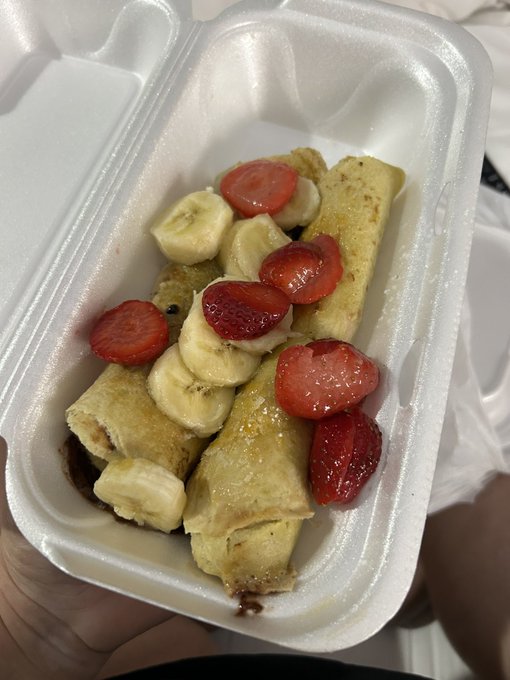 Nothing worse than traveling and arrived tired, ordering food spent $36 in a Teriyaki sub and a crepes<a href="/tag/mvsales"class="tags"><span>#mvsales</span></a>