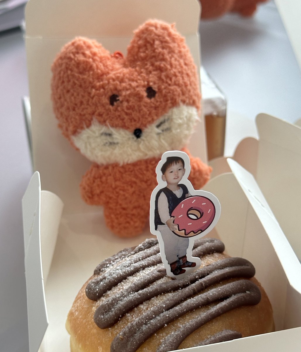 kko_bam's tweet image. 현생으로 지금 올리는 인성생카 후기!

럭드하다가 파산당할뻔(?) 했는데 친구들이 말려주고 
내 친구들 다 럭드 1등나와서 신기했음ㅋㅋㅋㅋㅋㅋㅋ
그리고 생일 직접 축하해줄 수 있어서 평생 잊지 못할 하루가 됨🥺🥹 인성아 다시 한번 생일축하해❤️

#영원히_인성하자