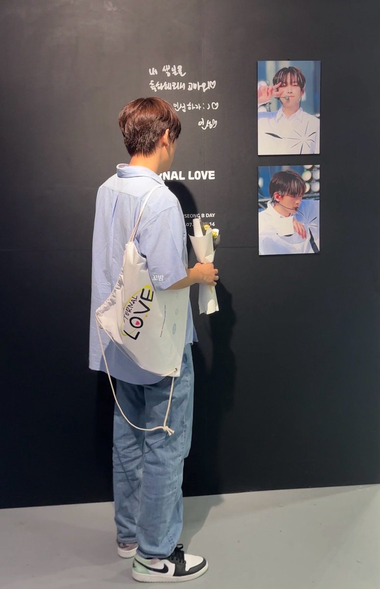 현생으로 지금 올리는 인성생카 후기!

럭드하다가 파산당할뻔(?) 했는데 친구들이 말려주고 
내 친구들 다 럭드 1등나와서 신기했음ㅋㅋㅋㅋㅋㅋㅋ
그리고 생일 직접 축하해줄 수 있어서 평생 잊지 못할 하루가 됨🥺🥹 인성아 다시 한번 생일축하해❤️

#영원히_인성하자