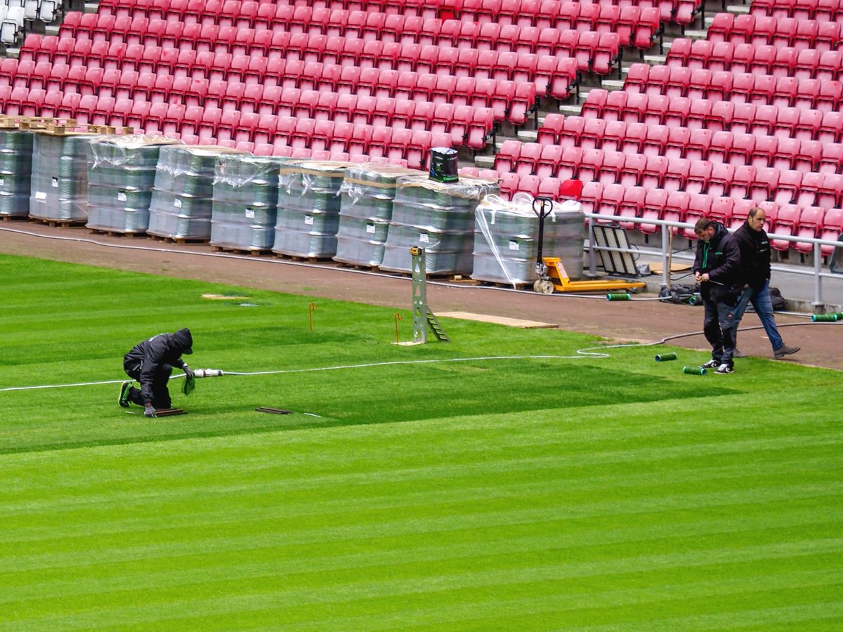 Ben_1135's tweet photo. @SunderlandAFC @OM_Officiel Is this because the pitch isn't ready? 
Pictures I took last Friday 12th July, still working on it, looked like they were putting bits of turf in! https://t.co/I6fxGlUa6y