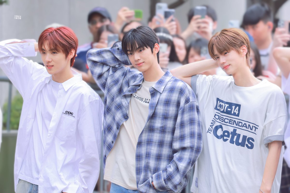 240712 출근 HD

또다시 형아즈🦒🐺🐶💙

#도훈 #DOHOON 
#신유 #SHINYU
#영재 #YOUNGJAE
#투어스 #TWS
#아기늑대도훈이
<a href="/TWS_PLEDIS/">TWS</a>