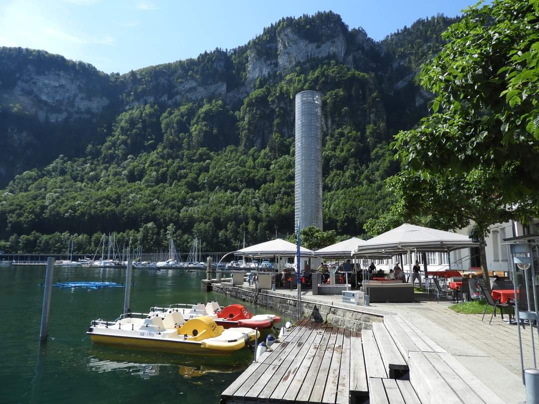 juiz_nidwalden's tweet photo. Geniessen Sie einen kühlen Drink in einer der Bars am Vierwaldstättersee in Nidwalden. Prost! 🍸☀️
#Wassertipp #Vierwaldstättersee #Nidwalden #Bars #Hergiswil #Beckenried https://t.co/5iEWmfRGgV