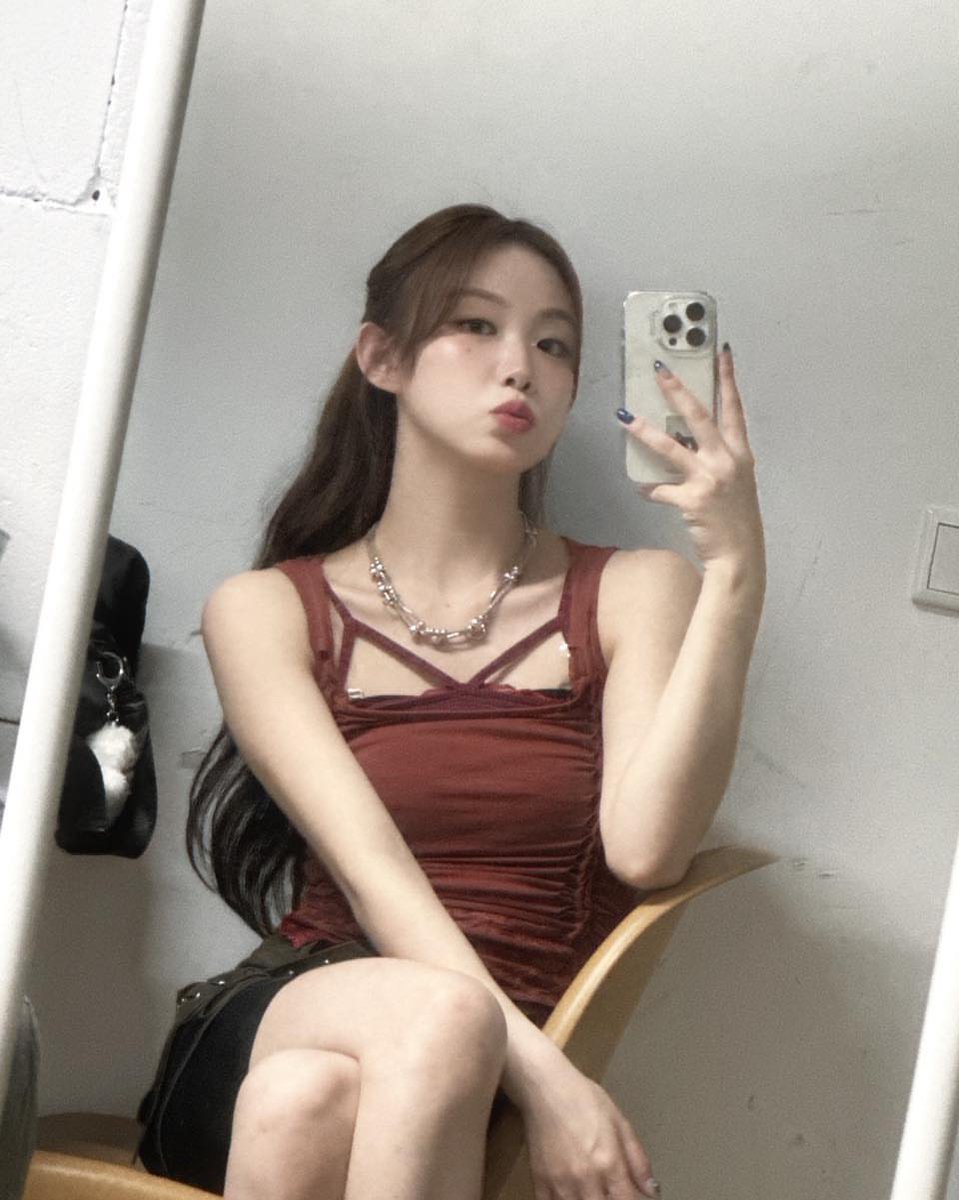 suhyeonarchive's tweet photo. 240718 instagram post https://t.co/C6mcvWsqcq