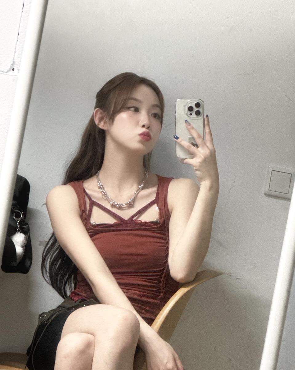 suhyeonarchive's tweet photo. 240718 instagram post https://t.co/C6mcvWsqcq