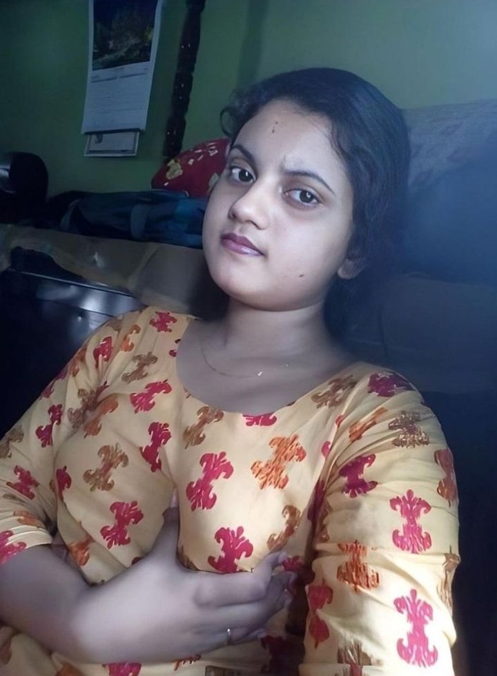 Babzzboss's tweet photo. മുല നന്നായി തടവി കൊടുത്തിട്ട് പോന്നതെ ഒള്ളൂ..അവൾക് വീണ്ടും മുലക്ക് തരിപ്പ് കേറിട്ട് pic അയച്ച് എന്നെ മൂഡ് ആകുന്നു പൂറി 🤤💦 https://t.co/H2HEJGEfZp