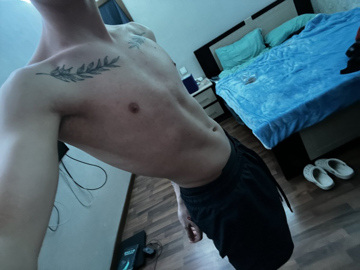 Stichtzyt's tweet photo. Ну пост в четверг это база #нюдсочетверг #твинк #twink #goodboy https://t.co/37h3M16Elo
