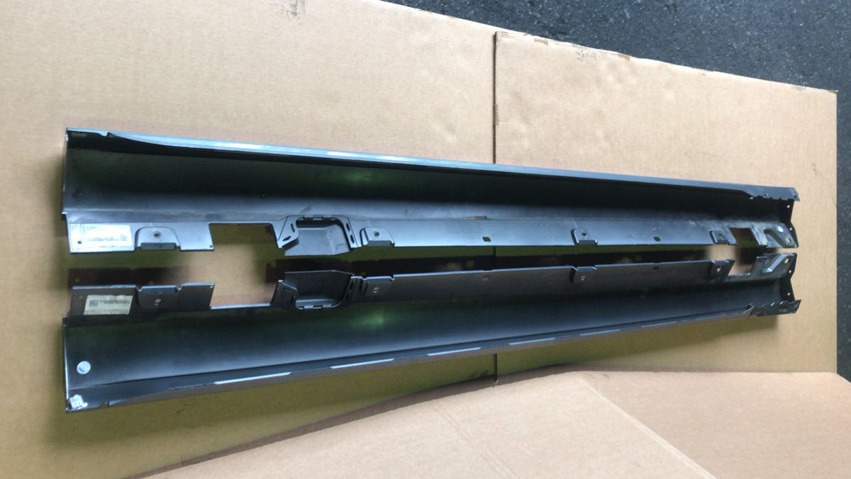 propelauto's tweet photo. AMG Side Skirts are available for Mercedes W213 E-Class car🤗🚙
Ping us & Upgrade your car skirts🤗👇
#W213 #E250 #E300 #AMG #SideSkirt #AMGSkirt #SidePanel #GenuineParts #SGcars #ImportedGoods #PropelAuto #Singapore #MercedesBenz #EClass #MercedesAMG #Carparts #Upgrade #Ping https://t.co/Pc6d1fwWxU