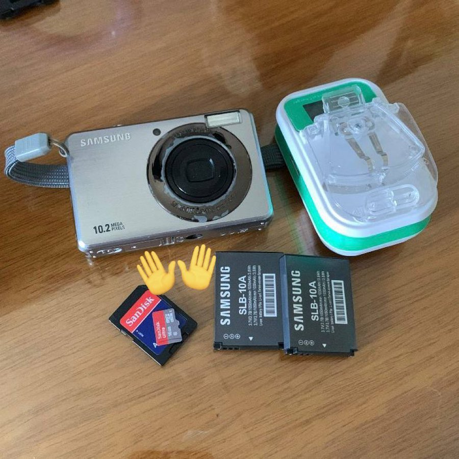 WENJUNHUIIGF's tweet photo. FOR SALE // WTS jual 
digicam samsung pl50, msh berfungsi dgn baik, flash menyala 
kelengkapan: unit camera, 2 baterai, cas kodok, memo card, adapter  
price 400k nego, dom jatinangor, bisa cod/shopee mau tanya" dl bisa dm https://t.co/rnrb65zXWZ