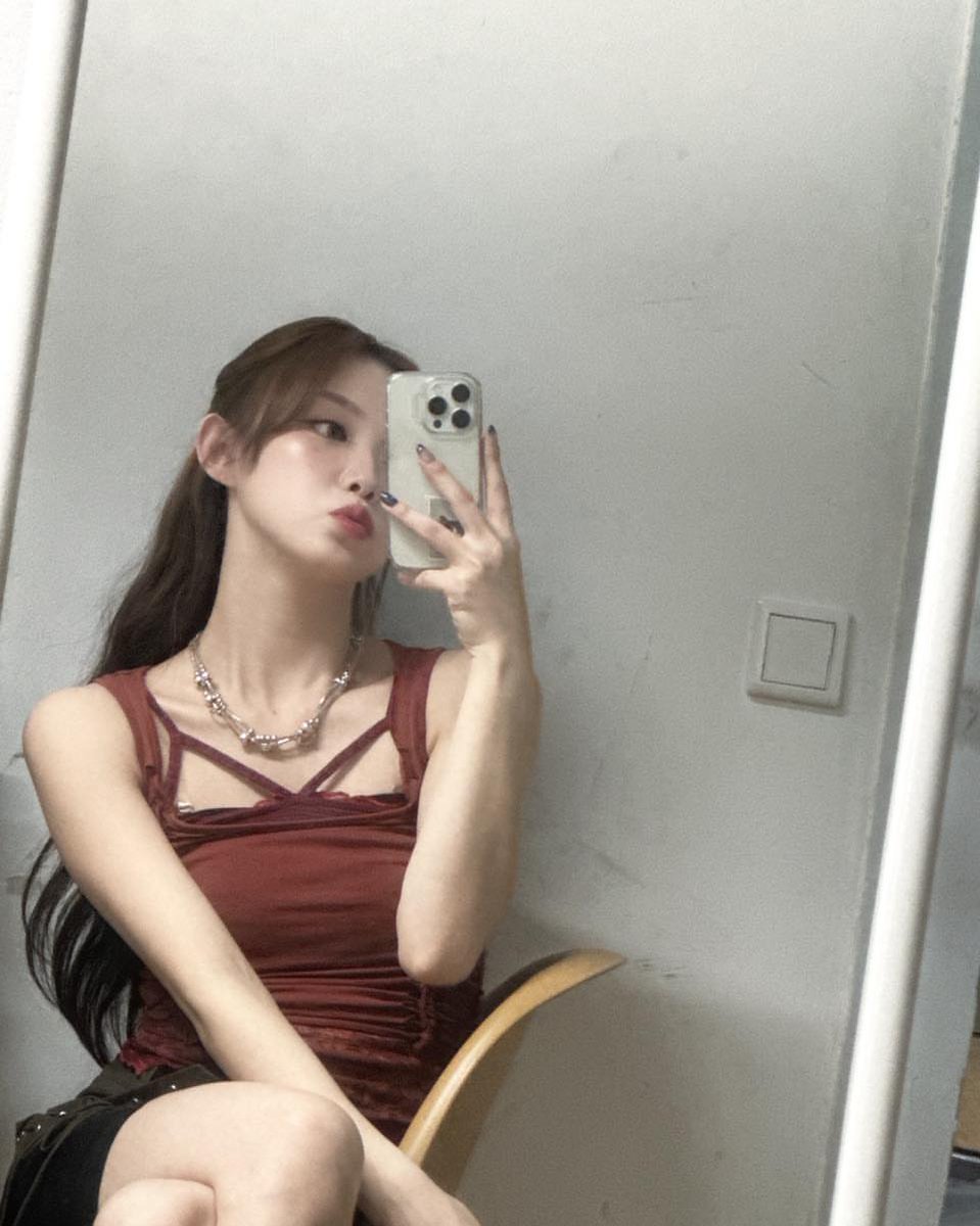 suhyeonarchive's tweet photo. 240718 instagram post https://t.co/C6mcvWsqcq