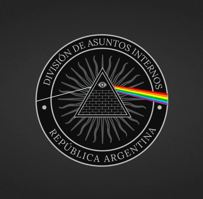 gaspodestefano's tweet photo. The dark SIDE of the Moon 👀 https://t.co/38k9jS4saV