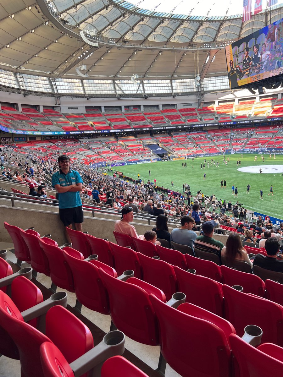 Harryjcclements's tweet image. Came for Johnny Russell and he’s not even playing #dcfcfans  #KansasCity