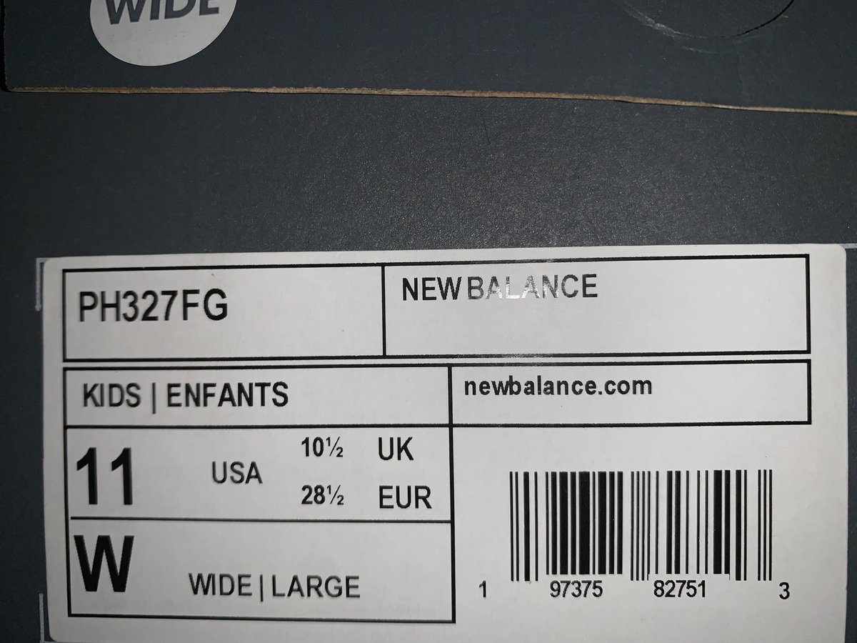 ksjcyjgf's tweet photo. [‼️WTS‼️] New Balance 327 Boy's Sneakers Shoes - Black/Grey (Sealed) For Kids 4 - 8 tahun‼️

*mau dijual karena salah ukuran*
belum pernah dipakai
beneran asli no tipu tipu

only 750k (boleh nego) https://t.co/ydNCPIUXe5