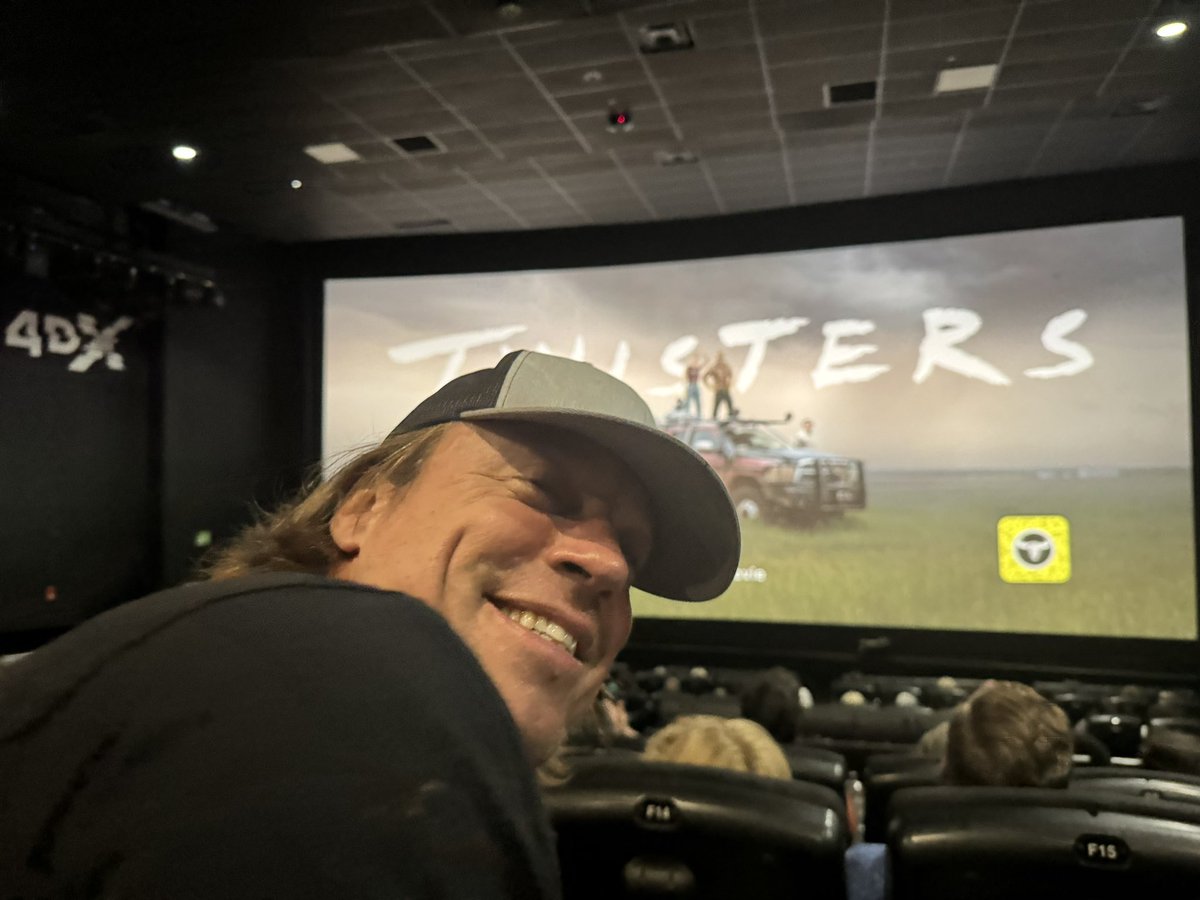 ReedTimmerUSA's tweet photo. 10/10 storm chasing movie! Team Dominator LOVED Twisters! https://t.co/QunWkSAlE7