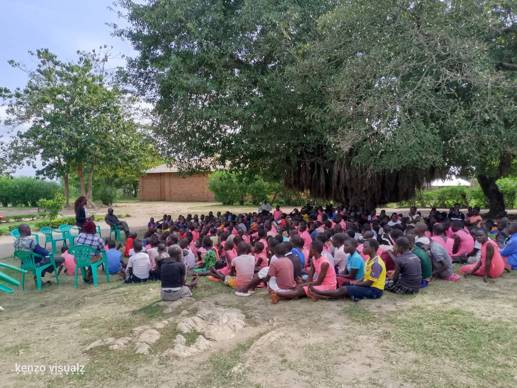 Gakusa_WN's tweet photo. Pictorials of students of the Westnile Inter-University Education Outreach carrying out some of the planned activities of the Outreach program together with pupils and students from different schools. https://t.co/ozUM293ABJ