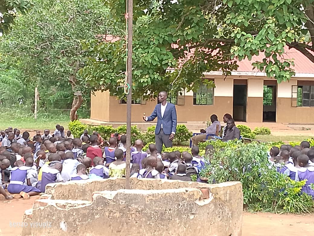 Gakusa_WN's tweet photo. Pictorials of students of the Westnile Inter-University Education Outreach carrying out some of the planned activities of the Outreach program together with pupils and students from different schools. https://t.co/ozUM293ABJ